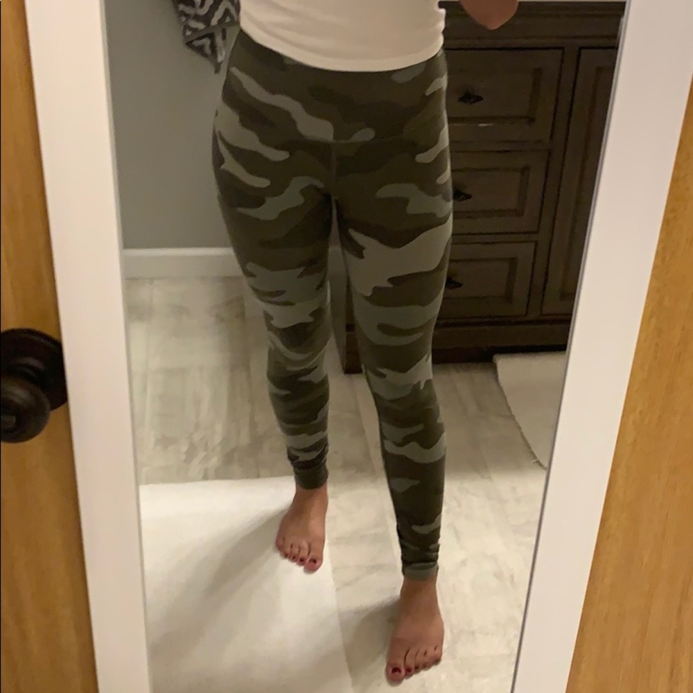 PINK leggings, army camo